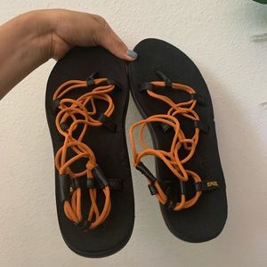 Like new never worn teva sandals ! Orange color